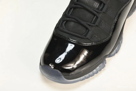 - JORDAN CAP RETRO GOWN AND 11 1210